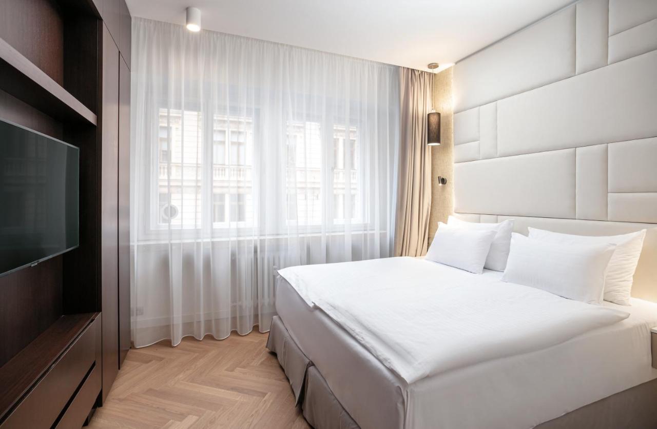 Rybna Apartments Old Town Praag Buitenkant foto